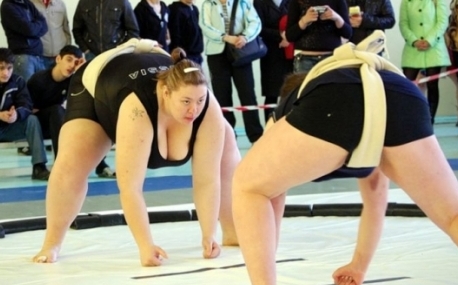 Во Владивостоке прошел турнир по сумо среди женщин