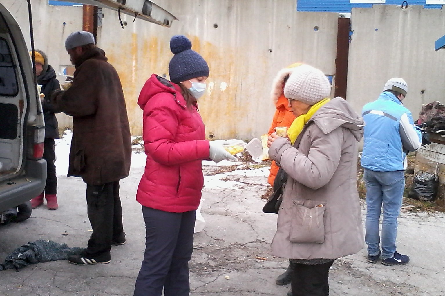 Бомж без определенного места жительства. Без определенного места жительства. Социальная реабилитация бездомные. Реабилитация бездомных. Лица без определенного места жительства.