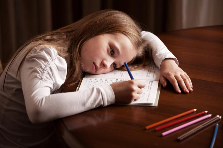Исследования уличили российских родителей в том, что те делают домашние задания за детей 