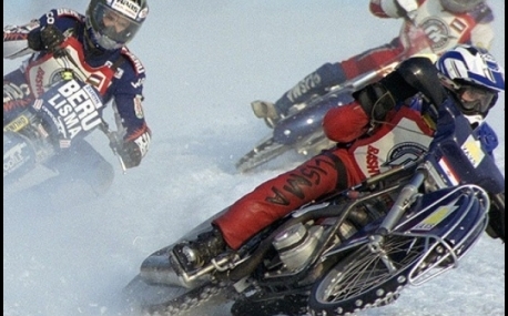 Стали известны чемпионы Приморья в мотогонках на льду