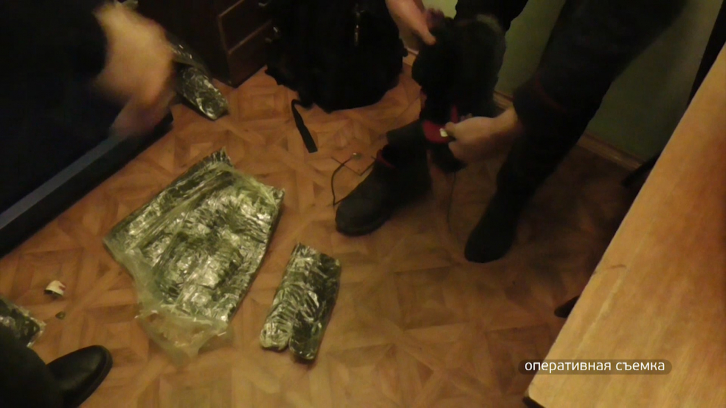 Два иностранца и россиянин задержаны на таможне с сушенным трепангом