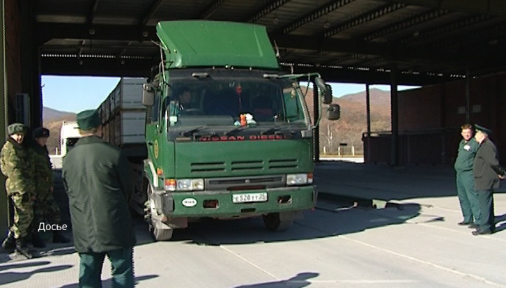 В Приморье начали пропускать грузовые автомобили из Китая