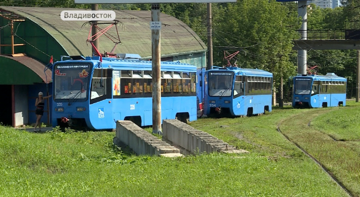 Последствия аварии на трамвайных путях устраняют во Владивостоке 