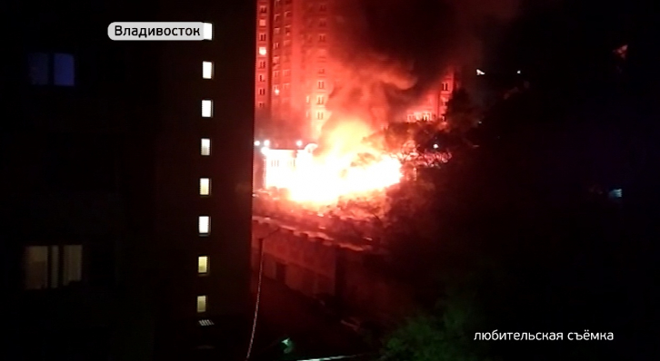 Третью ночь подряд во Владивостоке горят автомобили 