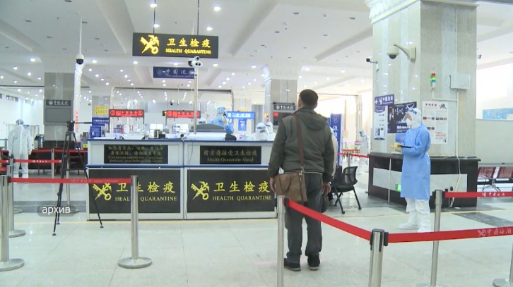 Власти Китая ограничили въезд в страну по визам 