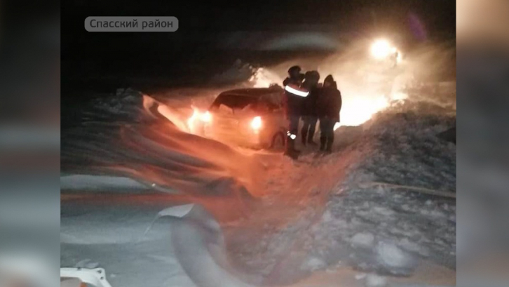 Из снежного капкана спасли 8 человек в Приморье 