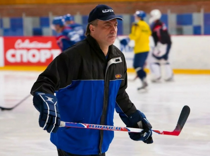 У хоккейного клуба «Адмирал» – новый главный тренер