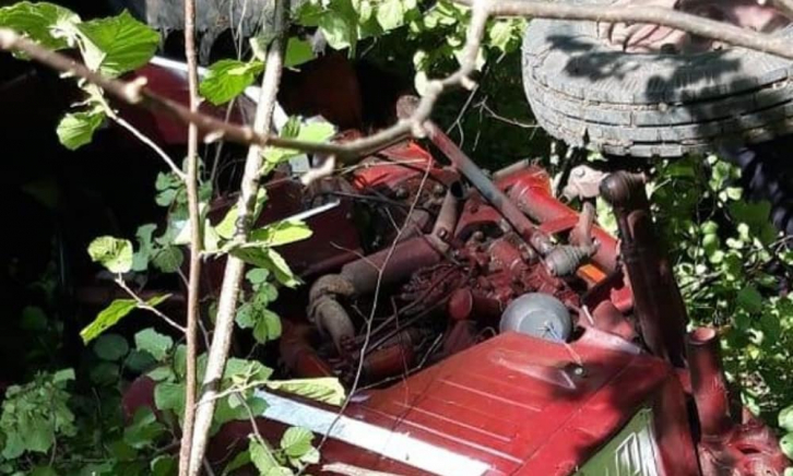 В Пограничном районе погиб водитель опрокинувшегося трактора
