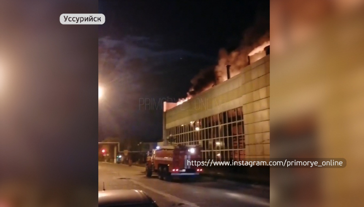 Мощный пожар произошёл на локомотиворемонтном заводе