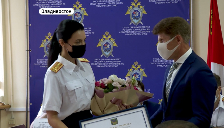 Губернатор поздравил сотрудников краевого СК 