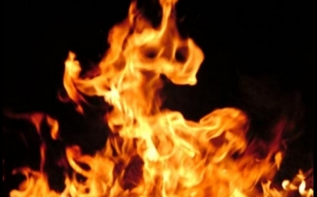 Женщина зарезала своего сожителя и устроила пожар