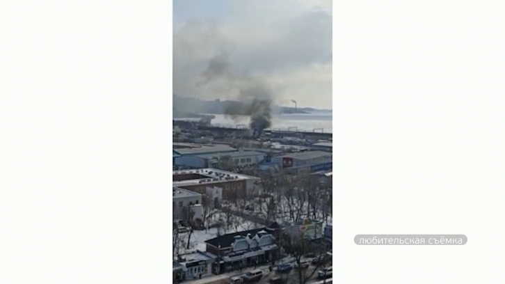В районе автовокзала Владивостока пожар 